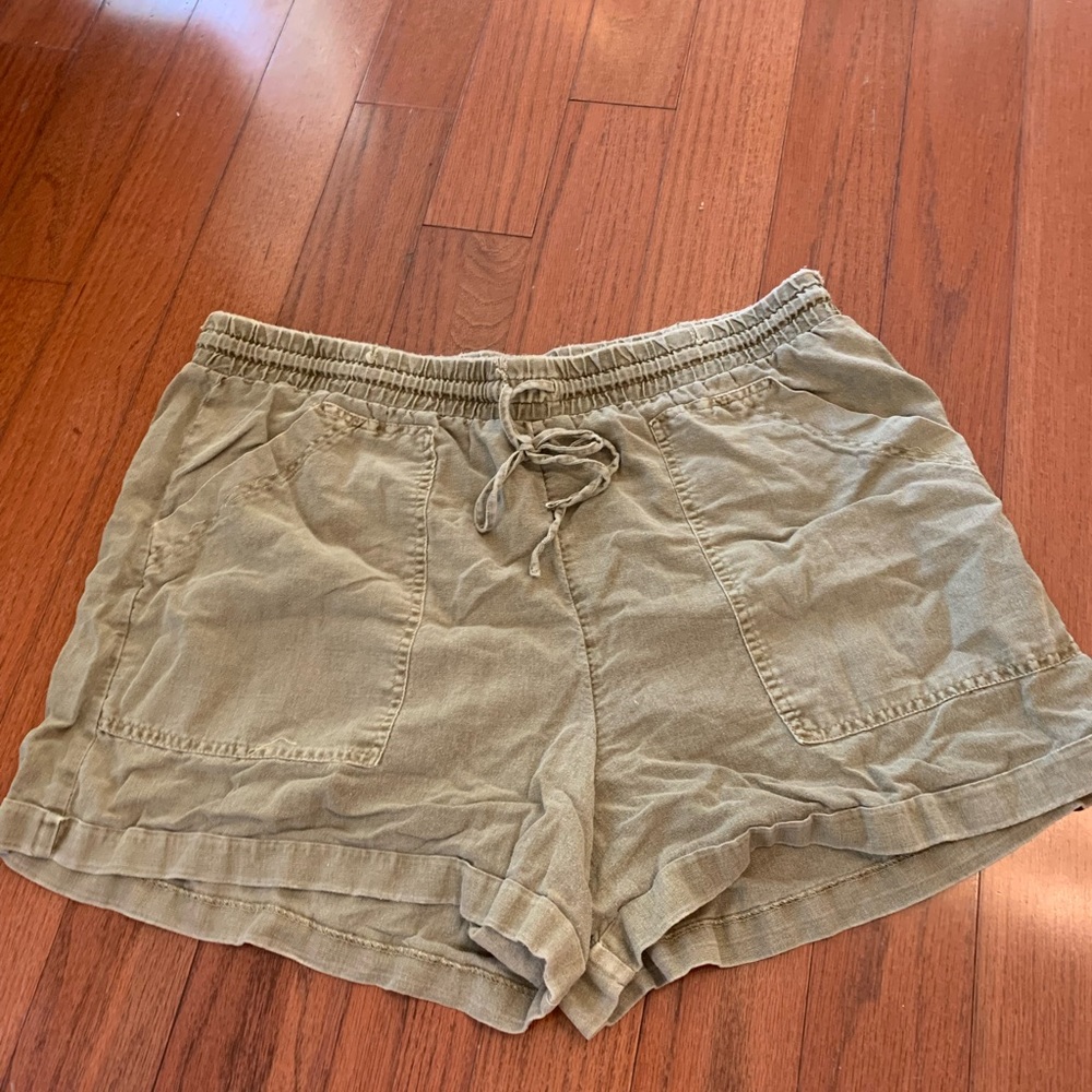 universal thread faded olive green drawstring shorts
